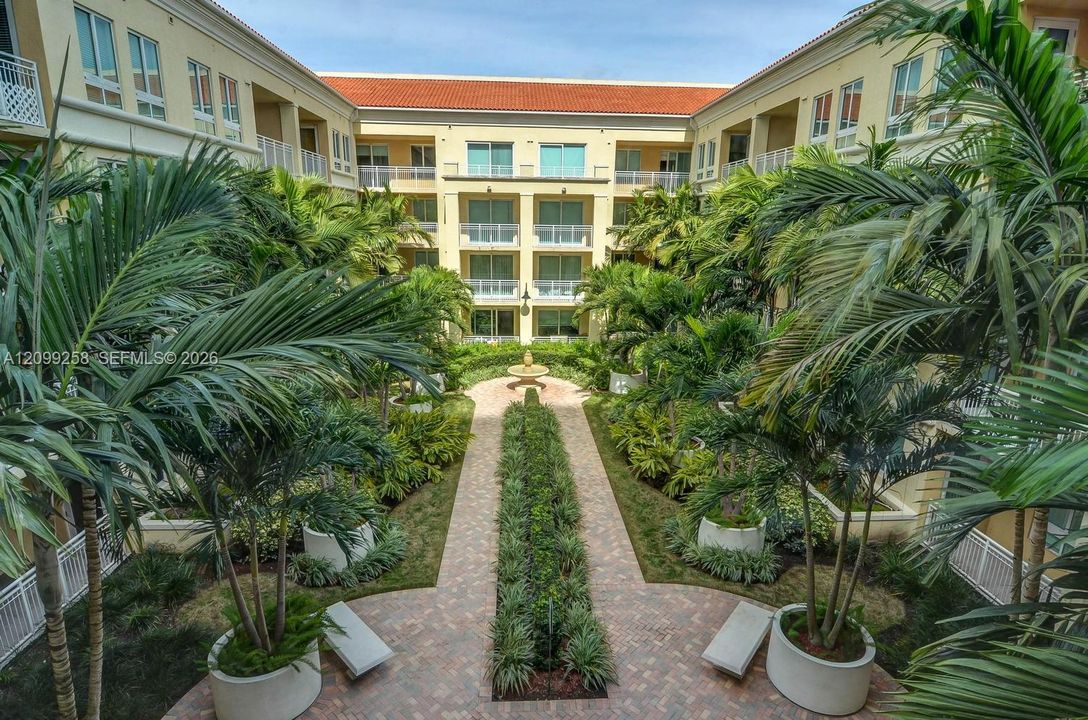 For Rent: $2,475 (1 beds, 1 baths, 759 Square Feet)