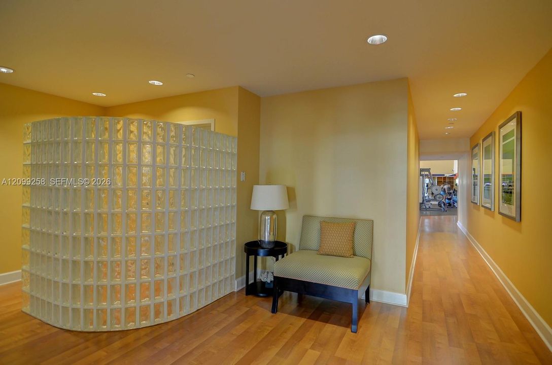 For Rent: $2,475 (1 beds, 1 baths, 759 Square Feet)