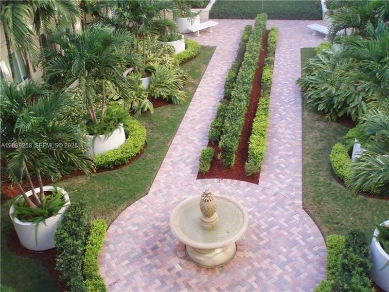 For Rent: $2,475 (1 beds, 1 baths, 759 Square Feet)