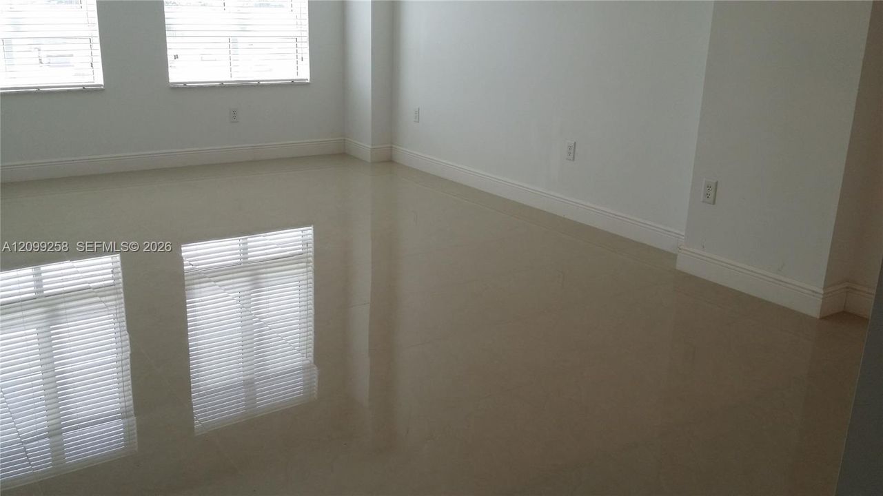 For Rent: $2,475 (1 beds, 1 baths, 759 Square Feet)
