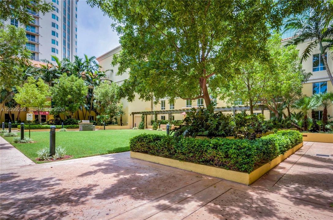 For Rent: $2,475 (1 beds, 1 baths, 759 Square Feet)