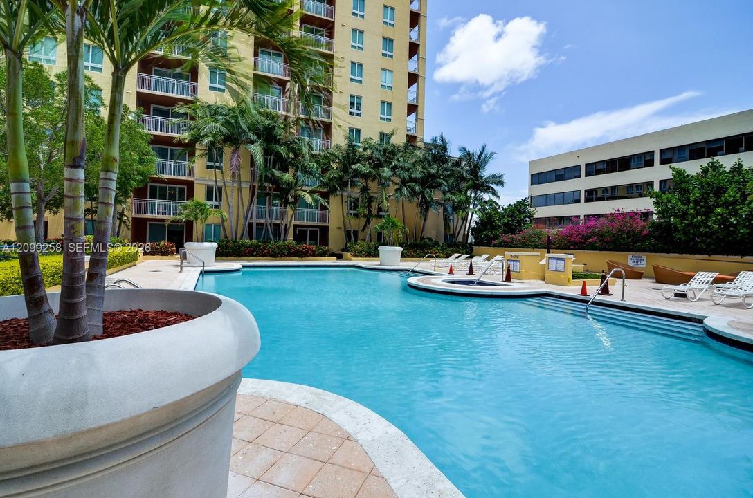 For Rent: $2,475 (1 beds, 1 baths, 759 Square Feet)