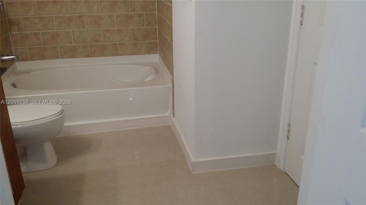 For Rent: $2,475 (1 beds, 1 baths, 759 Square Feet)