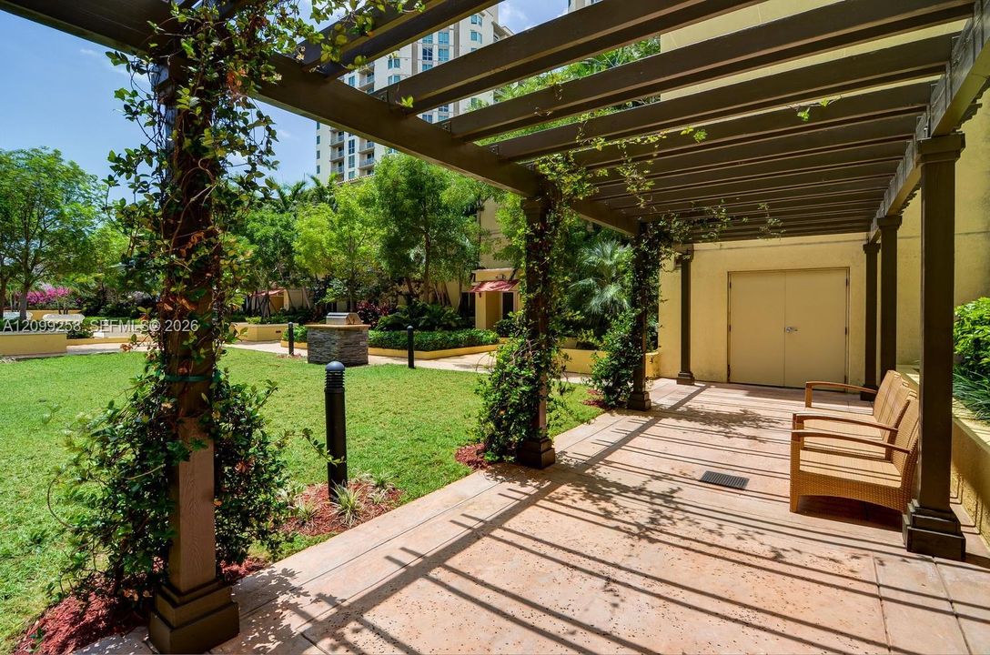 For Rent: $2,475 (1 beds, 1 baths, 759 Square Feet)