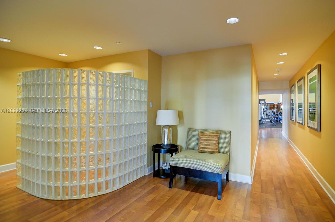 For Rent: $2,475 (1 beds, 1 baths, 759 Square Feet)