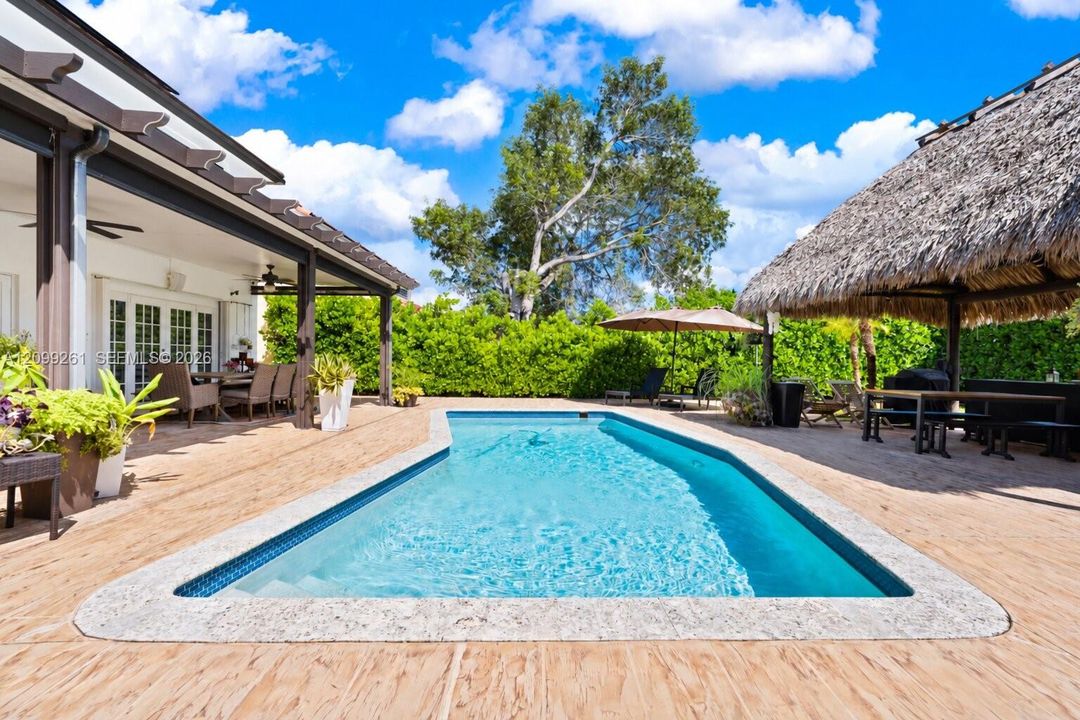 For Sale: $1,099,000 (6 beds, 4 baths, 2420 Square Feet)