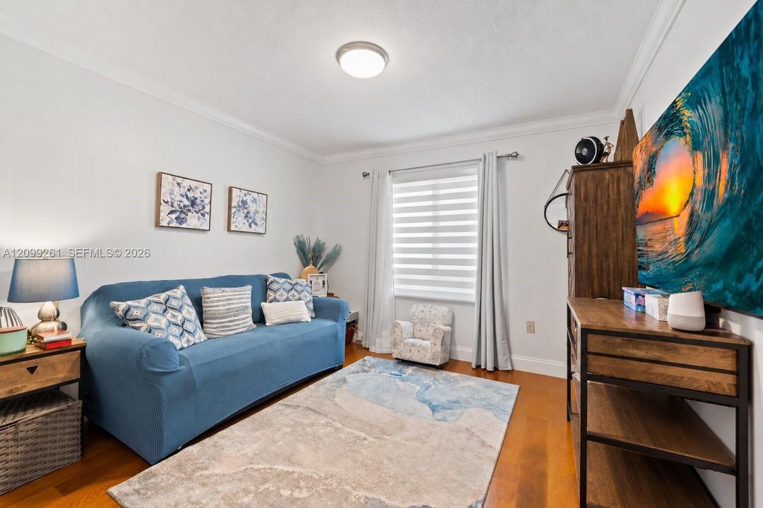 For Sale: $1,099,000 (6 beds, 4 baths, 2420 Square Feet)