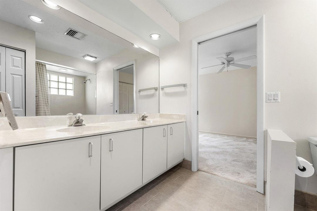 019-23350TorreCircle-BocaRaton-FL-33433-