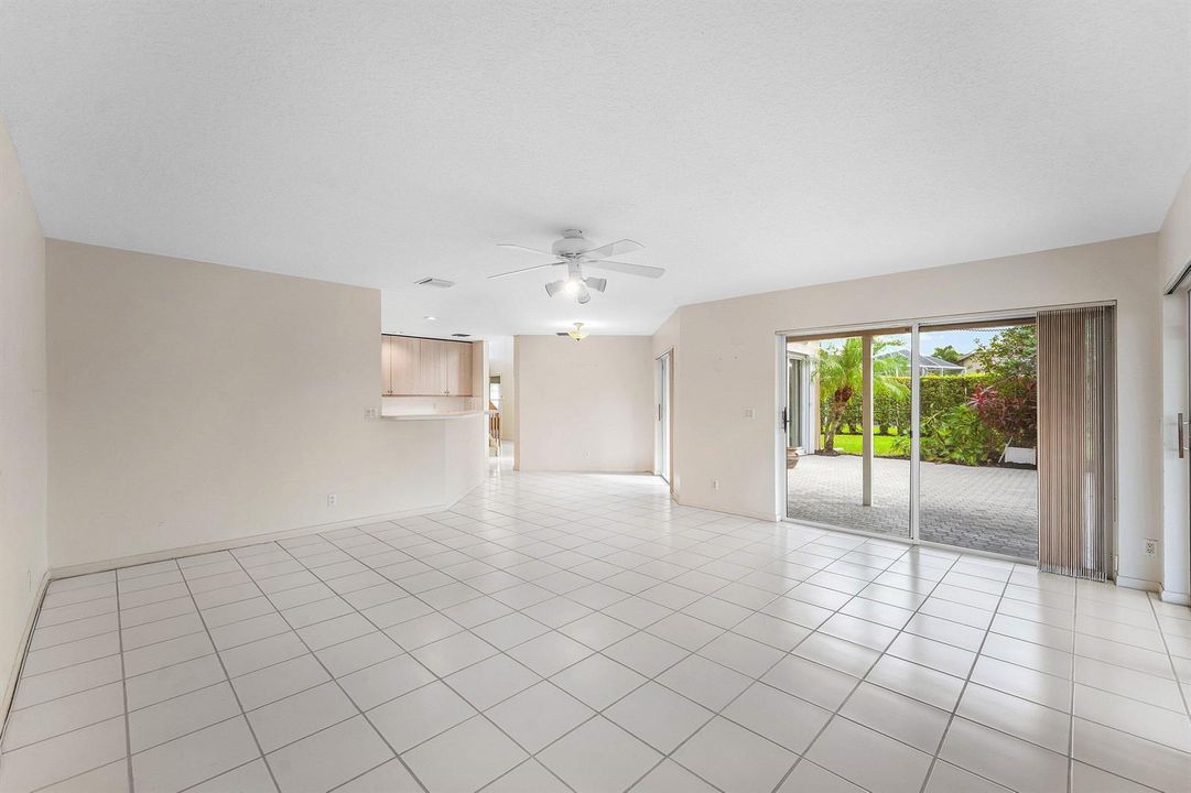 014-23350TorreCircle-BocaRaton-FL-33433-