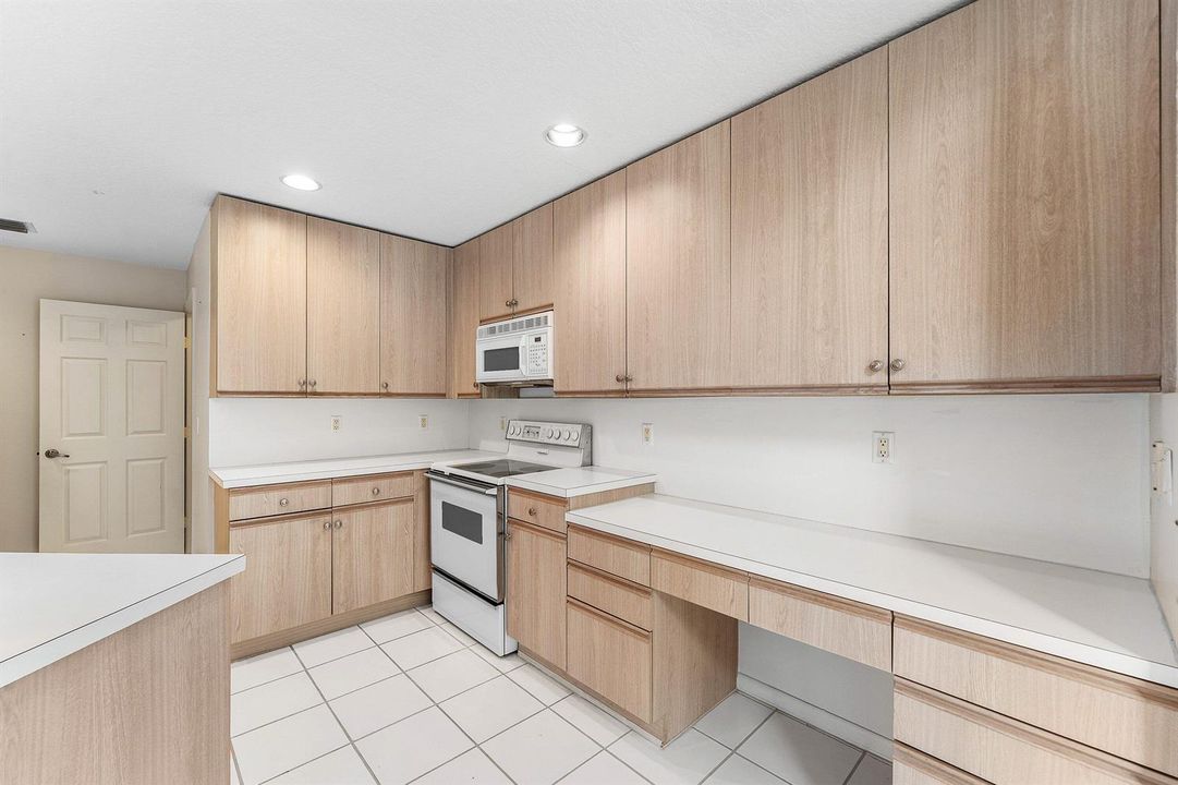 010-23350TorreCircle-BocaRaton-FL-33433-