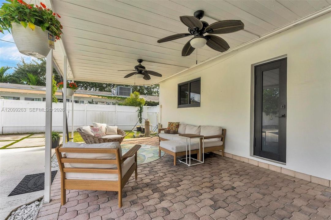 For Sale: $750,000 (3 beds, 2 baths, 1350 Square Feet)