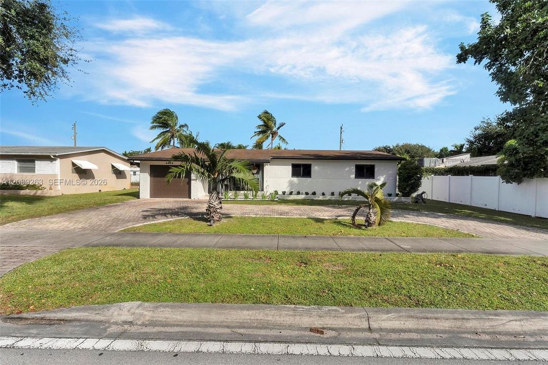 For Sale: $750,000 (3 beds, 2 baths, 1350 Square Feet)