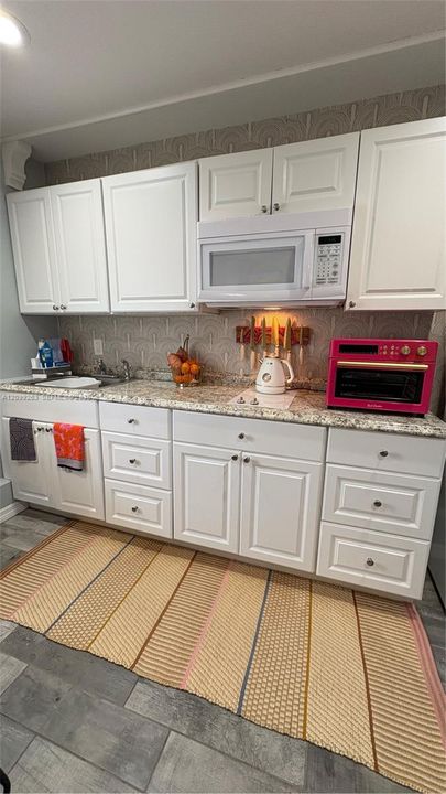 For Sale: $750,000 (3 beds, 2 baths, 1350 Square Feet)