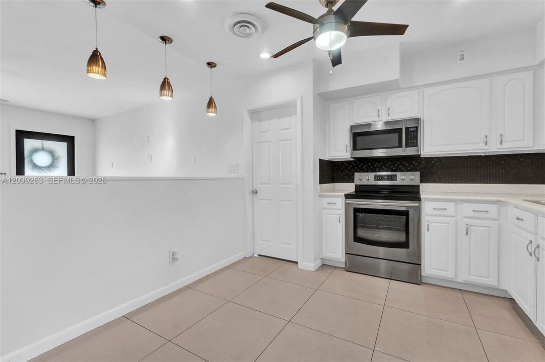 For Sale: $750,000 (3 beds, 2 baths, 1350 Square Feet)