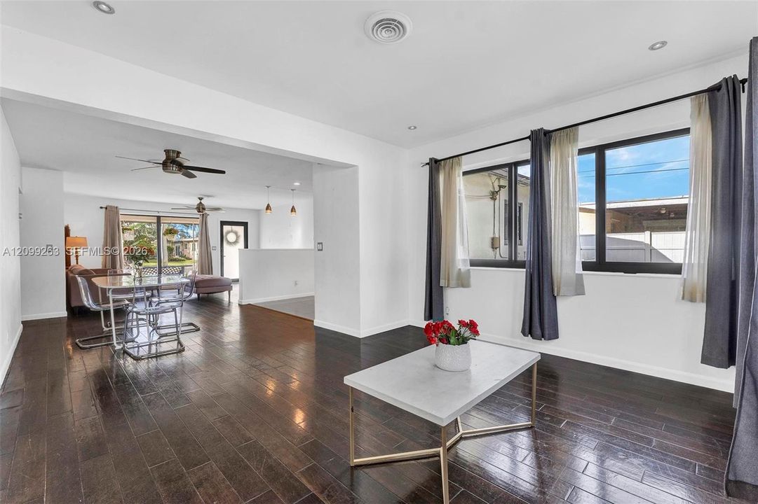 For Sale: $750,000 (3 beds, 2 baths, 1350 Square Feet)