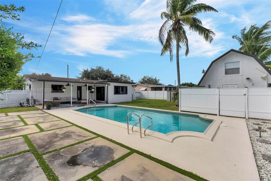 For Sale: $750,000 (3 beds, 2 baths, 1350 Square Feet)