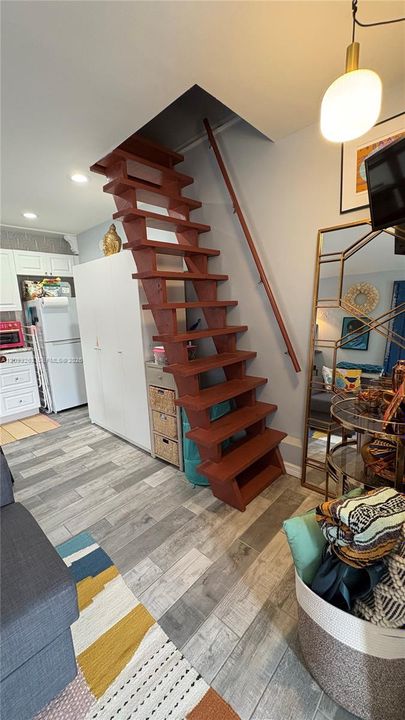 For Sale: $750,000 (3 beds, 2 baths, 1350 Square Feet)
