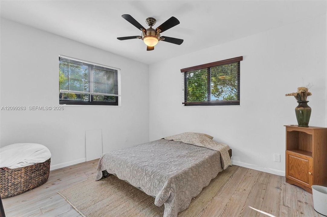 For Sale: $750,000 (3 beds, 2 baths, 1350 Square Feet)