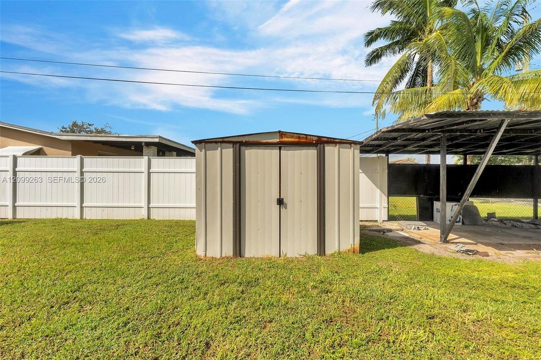 For Sale: $750,000 (3 beds, 2 baths, 1350 Square Feet)