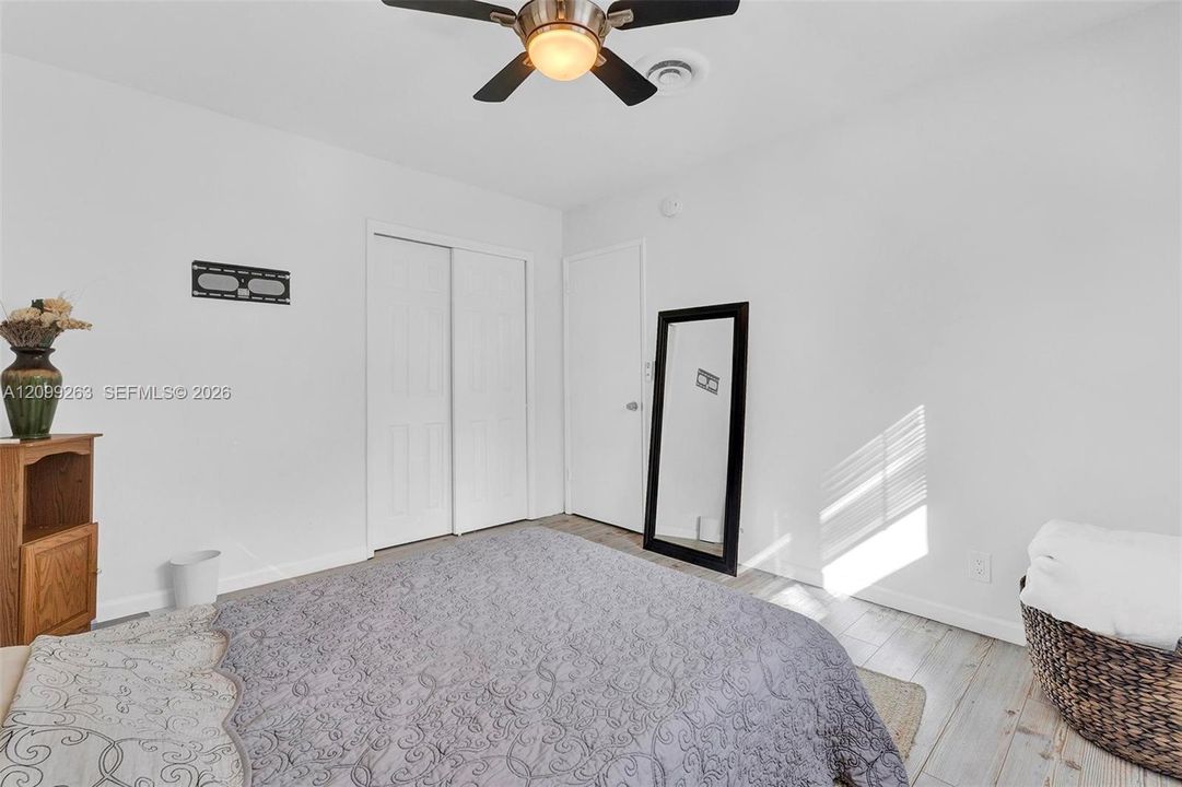 For Sale: $750,000 (3 beds, 2 baths, 1350 Square Feet)