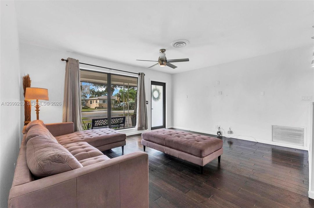 For Sale: $750,000 (3 beds, 2 baths, 1350 Square Feet)