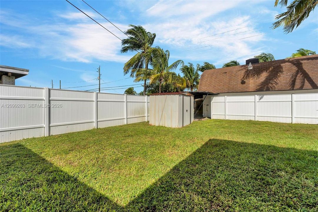 For Sale: $750,000 (3 beds, 2 baths, 1350 Square Feet)