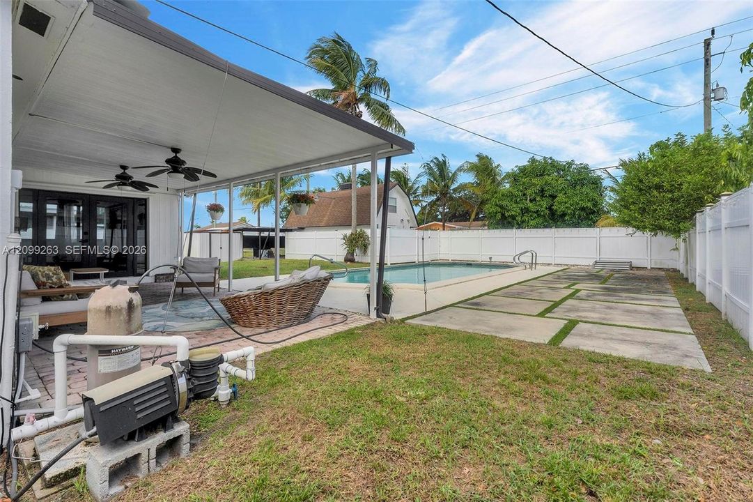 For Sale: $750,000 (3 beds, 2 baths, 1350 Square Feet)