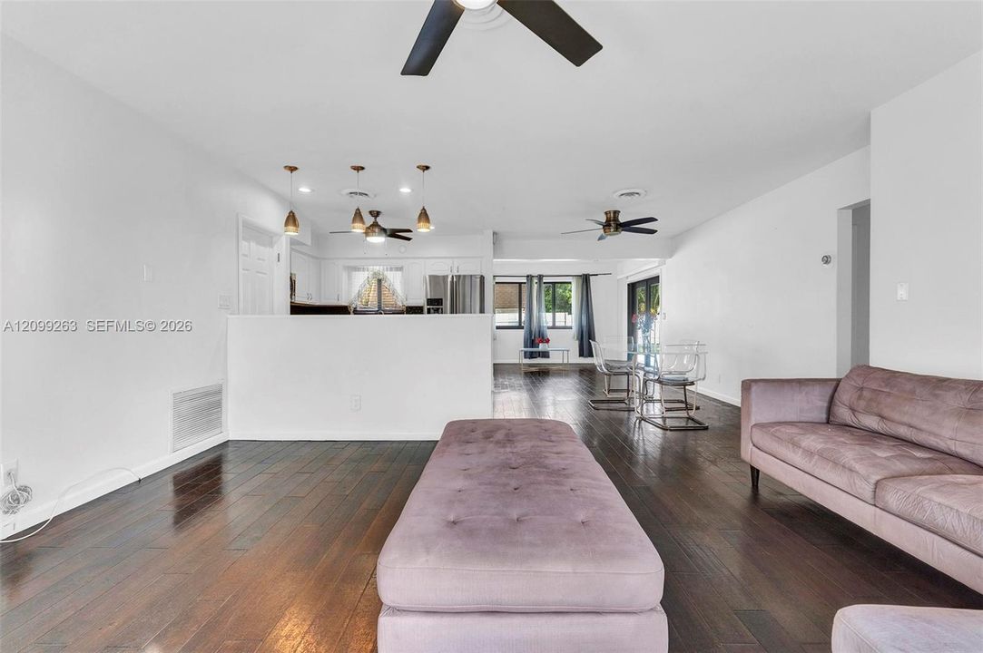 For Sale: $750,000 (3 beds, 2 baths, 1350 Square Feet)