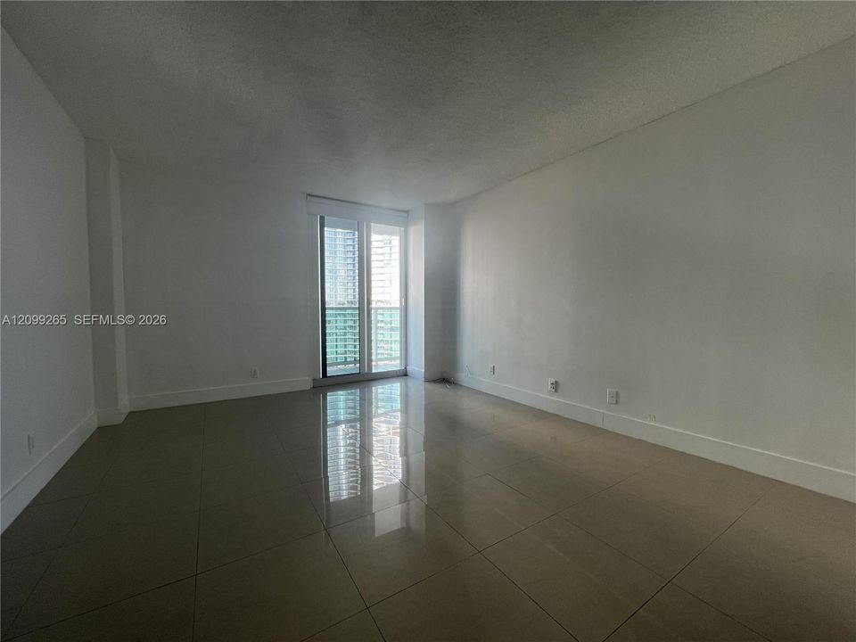 For Rent: $2,650 (1 beds, 1 baths, 991 Square Feet)