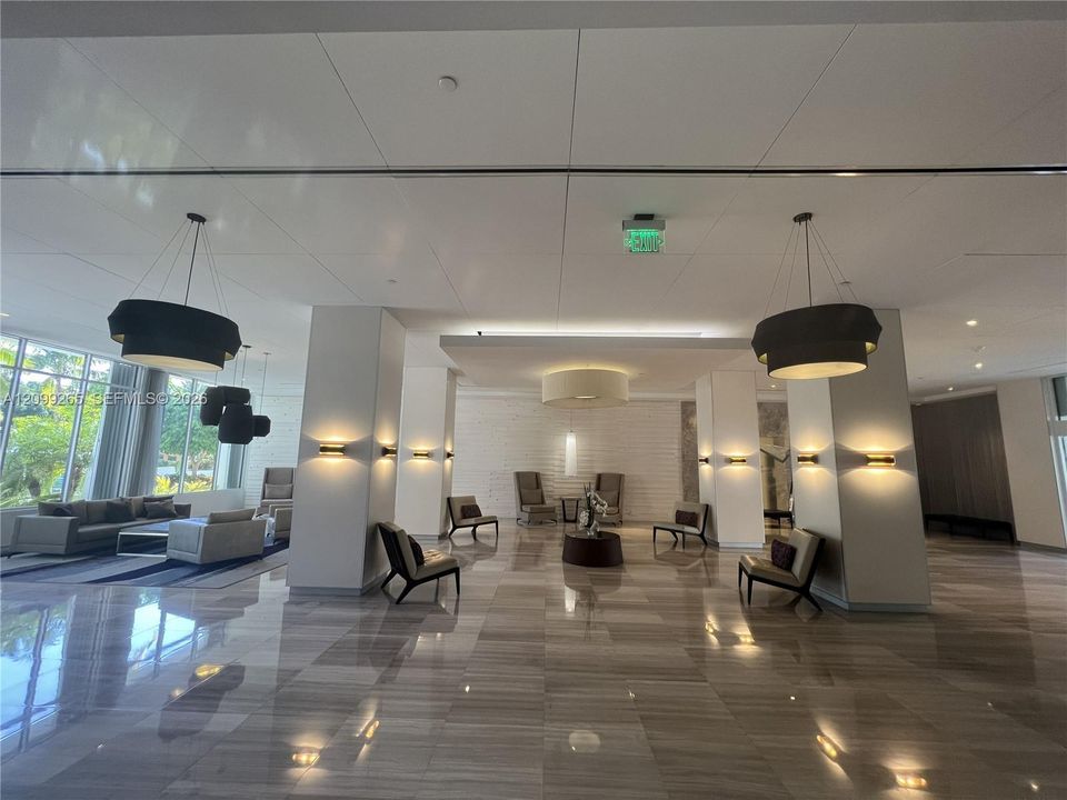 For Rent: $2,650 (1 beds, 1 baths, 991 Square Feet)