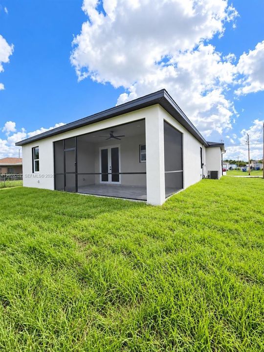 For Sale: $299,900 (3 beds, 2 baths, 1169 Square Feet)