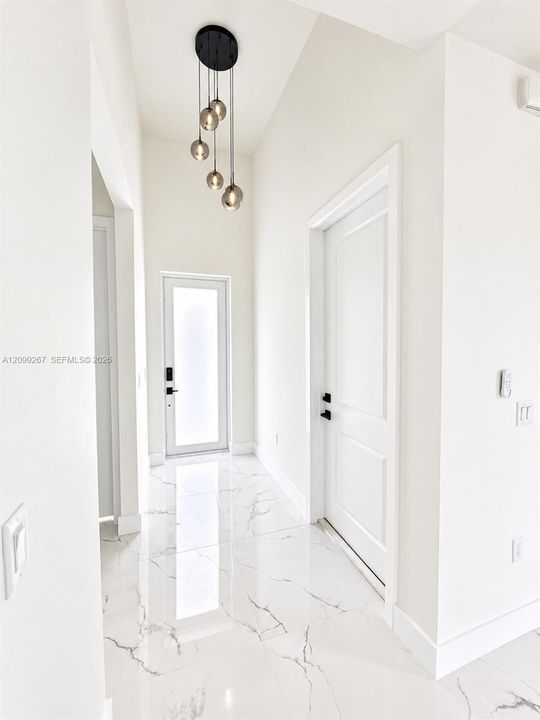 For Sale: $299,900 (3 beds, 2 baths, 1169 Square Feet)