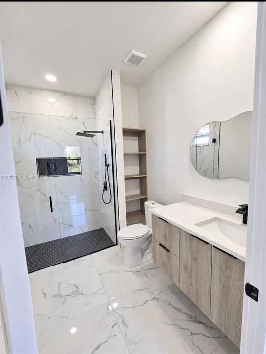 For Sale: $299,900 (3 beds, 2 baths, 1169 Square Feet)