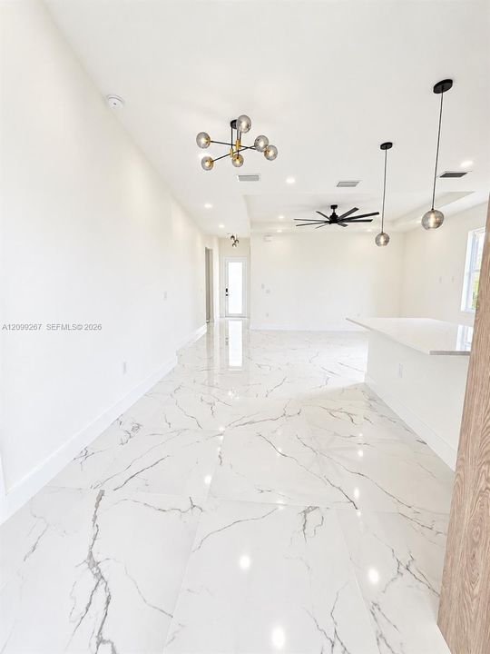 For Sale: $299,900 (3 beds, 2 baths, 1169 Square Feet)