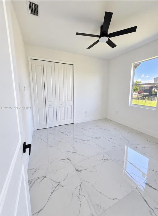 For Sale: $299,900 (3 beds, 2 baths, 1169 Square Feet)