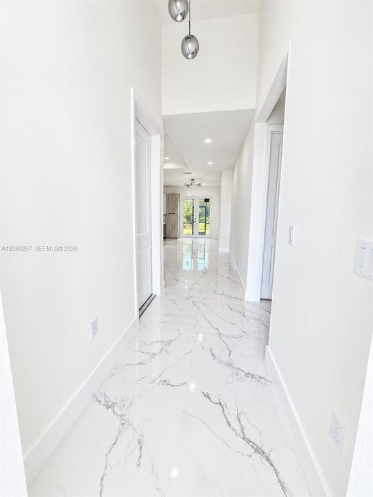 For Sale: $299,900 (3 beds, 2 baths, 1169 Square Feet)