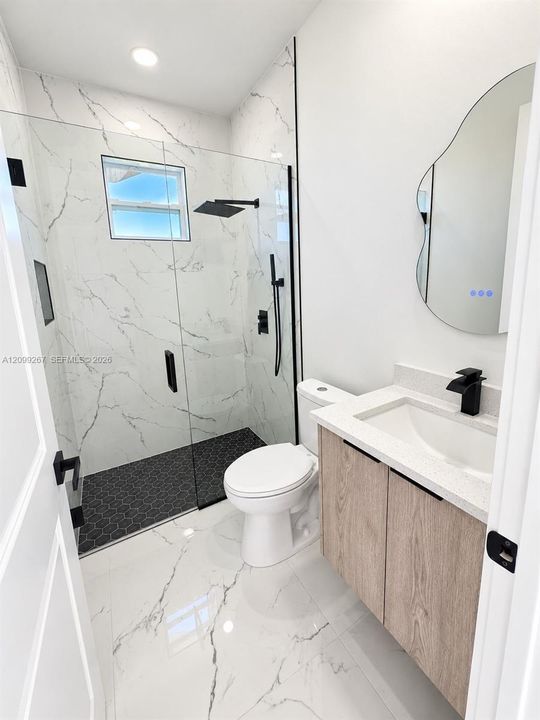 For Sale: $299,900 (3 beds, 2 baths, 1169 Square Feet)