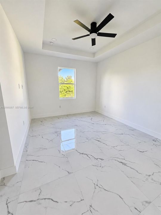 For Sale: $299,900 (3 beds, 2 baths, 1169 Square Feet)