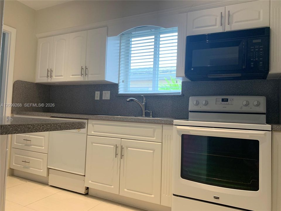 For Rent: $3,800 (2 beds, 2 baths, 1260 Square Feet)
