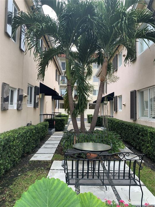For Rent: $3,800 (2 beds, 2 baths, 1260 Square Feet)