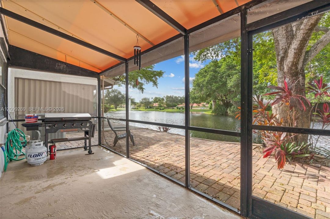Patio w/ brand new awning