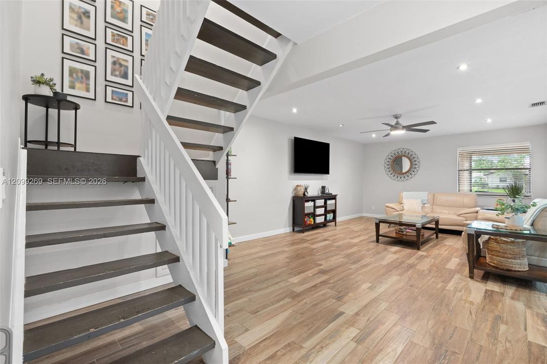 For Sale: $545,000 (3 beds, 2 baths, 1862 Square Feet)