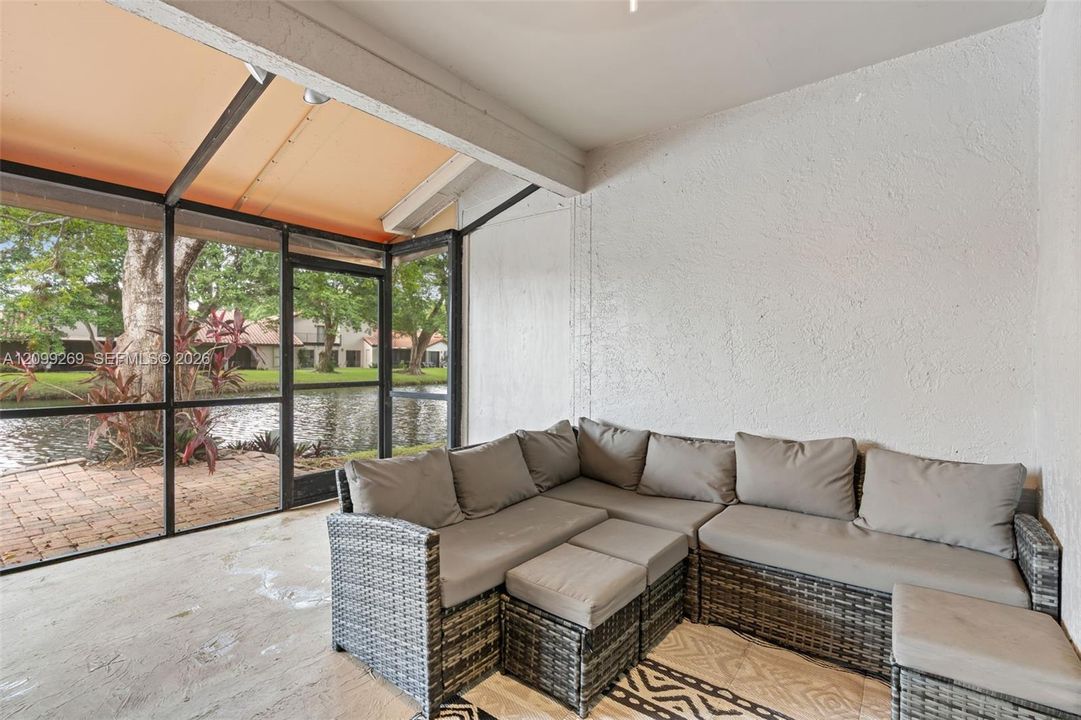 Patio w/ brand new awning