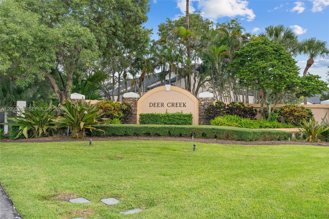 Enterance to neighborhood