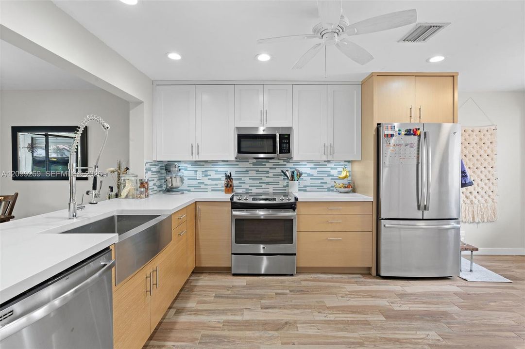 For Sale: $545,000 (3 beds, 2 baths, 1862 Square Feet)