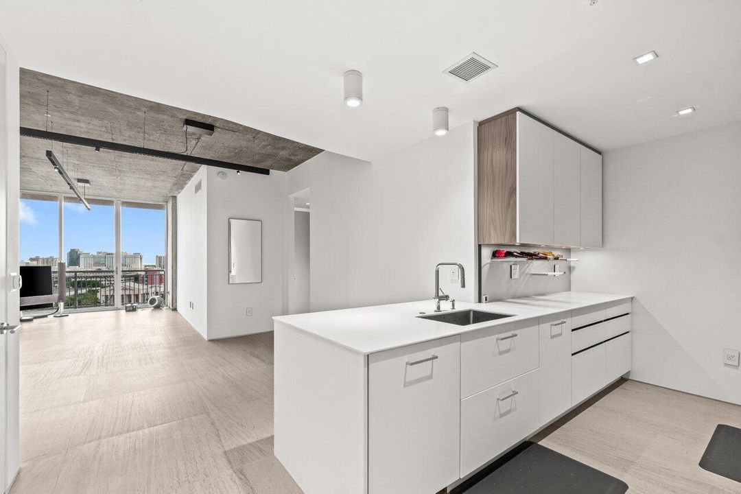 018-300SouthAustralianAvenue-1104-WestPa