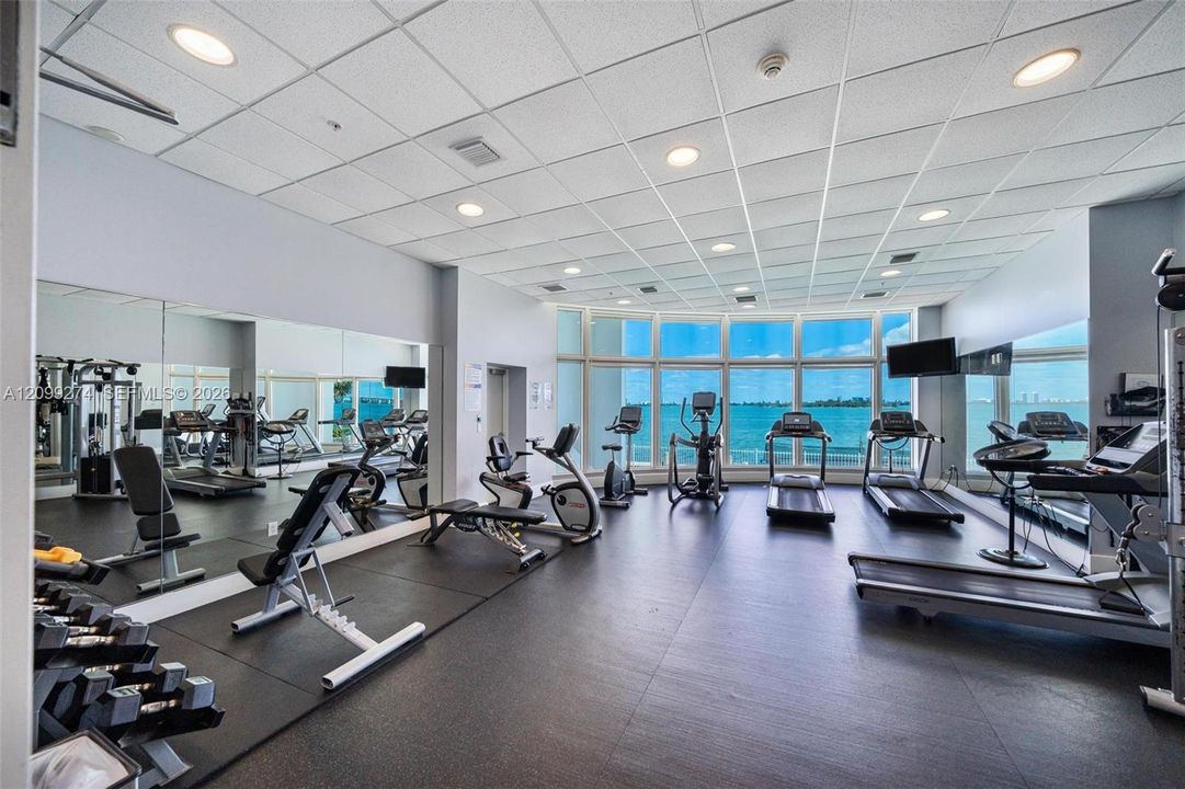 For Rent: $3,700 (1 beds, 2 baths, 950 Square Feet)