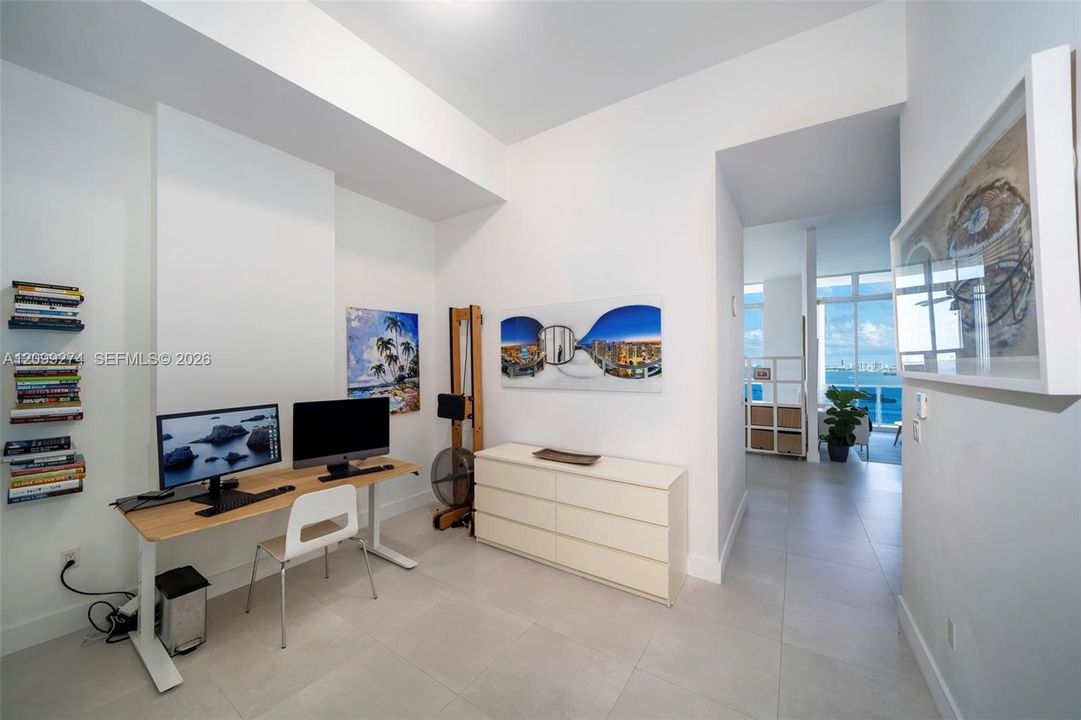 For Rent: $3,700 (1 beds, 2 baths, 950 Square Feet)