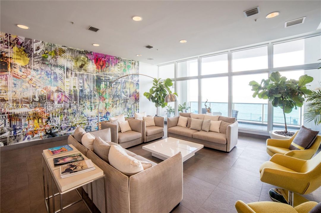 For Rent: $3,700 (1 beds, 2 baths, 950 Square Feet)