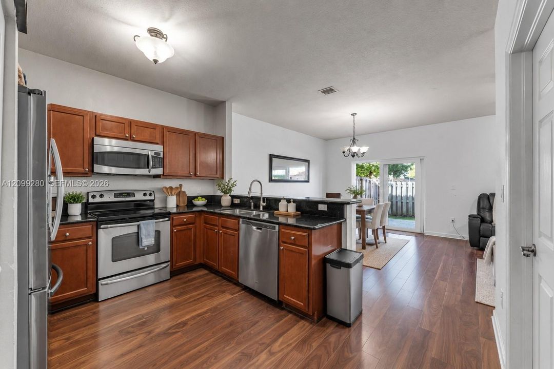 En Venta: $449,900 (3 camas, 2 baños, 1747 Pies cuadrados)